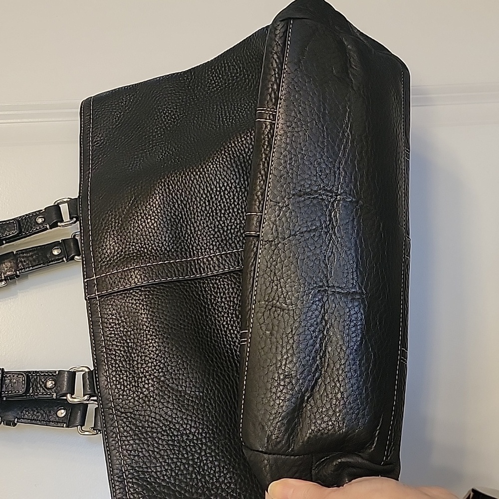 Coach pebbled leather tote/handbag - Picture 3 of 6